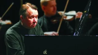 Mikhail Pletnev plays Schumann - Piano Concerto (Budapest, 2016)