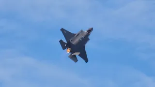 F-35 Demonstration || INSANE Military Jet Aerobatics - Oshkosh EAA AirVenture 2022