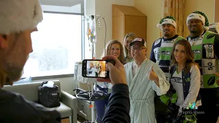 Seahawks Spread Holiday Cheer