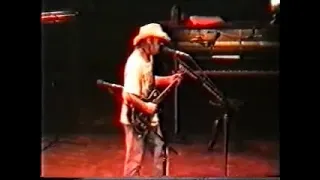 Neil Young & Crazy Horse - Gateway Of Love