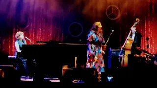 Norah Jones and Regina Spektor singing Tom Petty at SPAC- "Angel Dream (No. 2)"