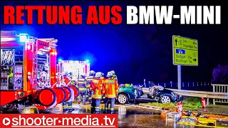 🚒  Rettung aus BMW-Mini  🚒 | 🚑  Feuerwehr befreit eingeklemmte Fahrerin  🚑