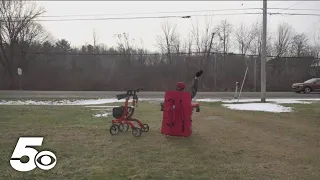 75-year-old man who sits outside his house just to wave at people receives multiple Christmas cards