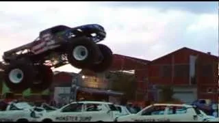 Monster Truck Jump 27.05.2012 Trier Messepark