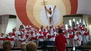 Laissez nous chanter par l'ensemble vocal "LA TUCARELLA" de Bessan