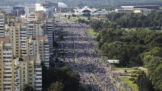 Протестующие "поздравили" Александра Лукашенко. Задержаны 140 человек