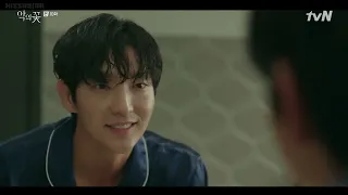 He drop to the floor due to a sudden chest pain (Flower of Evil E10)Kdrama hurt scene/sick male lead