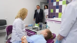 Рустам Минниханов посетил 9-ю детскую стоматологическую поликлинику Казани после капремонта