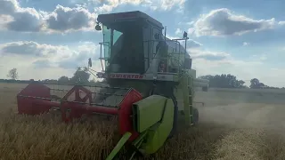 Wintergerste 2022 mit einem Claas Dominator 68 S