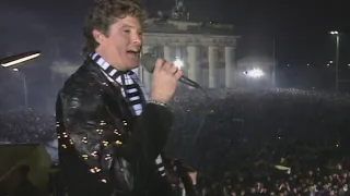 David Hasselhoff sings at the Berlin Wall (12/31/1989) in 4k - AI Upscaling and Interpolation Test