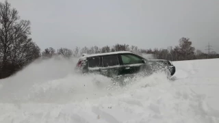 Nissan x trail snow of road