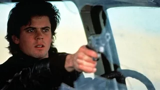 C. Thomas Howell - The Hitcher (1986) - Trailer