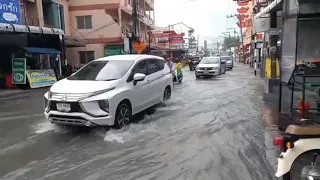 It's been a rainy few days in Pattaya, and with that comes flooding....a look around town.