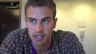 Back Stage @ Comic-Con: Theo James ('Bedlam') on how to play fear