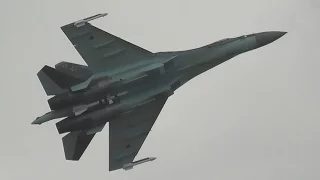 MAKS MAKC 2015, SUKHOI SU-35 INCREDIBLE MANEUVERS! EXTREME CLOSE UP!