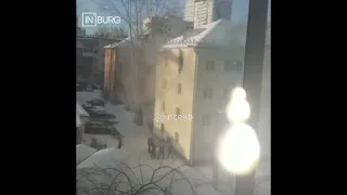 Екатеринбурженка прыгнула из окна, чтобы спастись от пожара