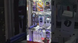 Claw machine to win iPhone 14 #shorts #clawmachine #iphone14