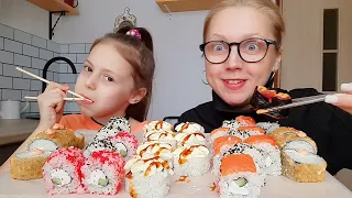 Мукбанг | РОЛЛЫ🍣 43 шт. Гунканы как вкусно 😋 У нас Прорвало... ЧП😱😱😱