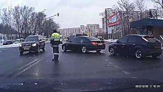 Нарушение ПДД? Не, не вижу ) 11й спец.бат ДПС. Добавил ответы..