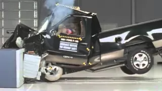 2001 Ford F-150 moderate overlap IIHS crash test