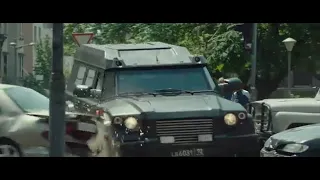 Человек ноября/The November Man (2014) - short car chase scene