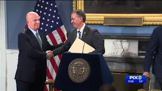 NYPD Commissioner James O`Neill resigns