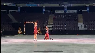 Stars On Ice 2022 Dec. 17 Kaitlyn Weaver & Andrew Poje “Auld Lang Syne”