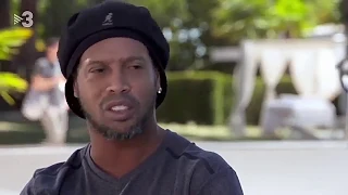 Ronaldinho fala quais foram os melhores em cada geração: Pelé, Maradona, Romário, Messi e ele.