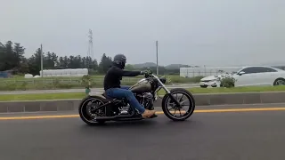 Harley Davidson Breakout Ride