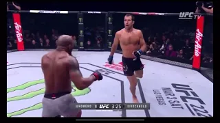 Yoel Romero knocks out Luke Rockhold