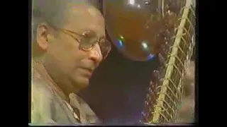 Pandit Nikhil Banerjee & Pandit Anindo Chatterjee|| Raag Gara || Rare video