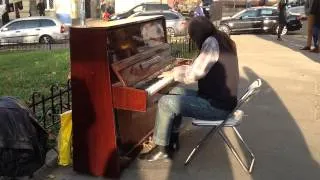 Piano player at top of Andrivsky Spusk