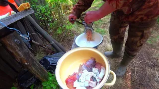 Живём Неделю в Тайге.Рыбалка на Таёжном Озере.Рыбные Котлеты с Салом.