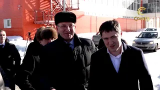 Дмитрий Махонин следит за строительством катка_05.03.2020_СольТВ