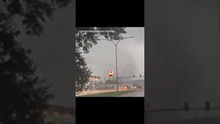 New Orleans tornado rips through power lines