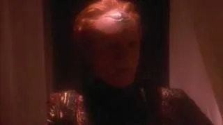 Alien Finds Sexy Lady in Holodeck Waiting For Him