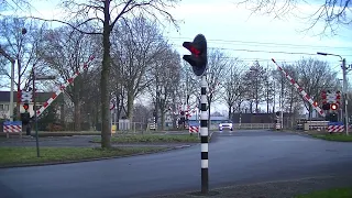 Spoorwegovergang Onnen (Haren) // Dutch railroad crossing