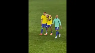 A emocionante despedida de Neymar da Copa e o consolo DA CRIANÇA croata!