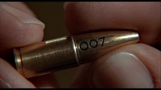 Человек с золотым пистолетом - Сцена 1/8 (1974) HD