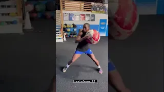 Tevin Farmer Training For Bum Fight With Mickey Bey