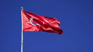 Dalgalanan Türk Bayrağı (4K)