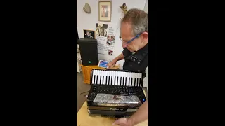 Turbosounds-App mit dem Roland V-Accordion verbinden