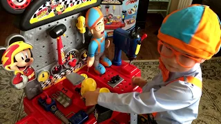 William - Blippi's fan-Unboxing "Mickey and the Roadster Racers Pit Crew Work Bench"-for children.