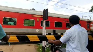 02807 Santragachi - MGR Chennai SF AC Express || LHB Coaches