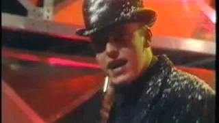 Madness- Baggy Trousers- TOTP 1981 (HQ)