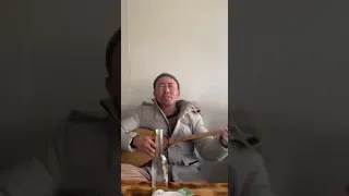 Талантливый казах на домбре отжигает!