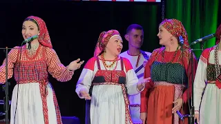 "Все свои" - концерт ансамбля народной музыки Красна Русь