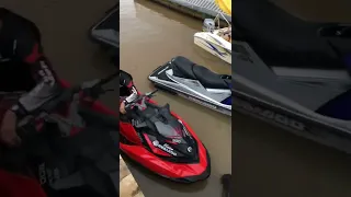 Compre um Jet Ski