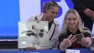 Alina Zagitova 2023.08.13 Moscow Urban Forum Autograph Session