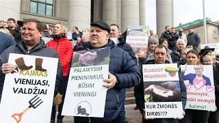 Prie Seimo – šimtai pieno ūkininkų: „Mes nenorime išmaldos, norim teisingos kainos“